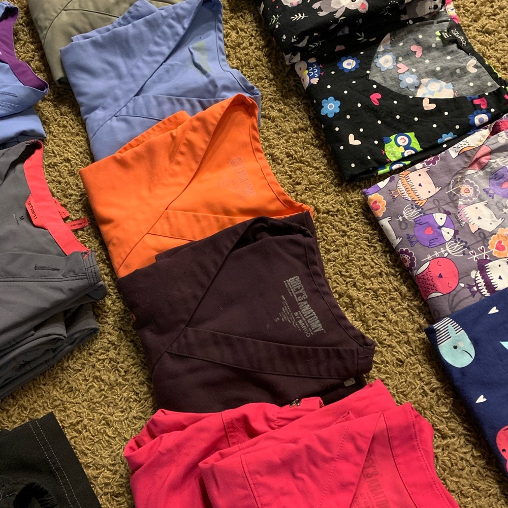 Grey’s anatomy XS & S scrubs.
